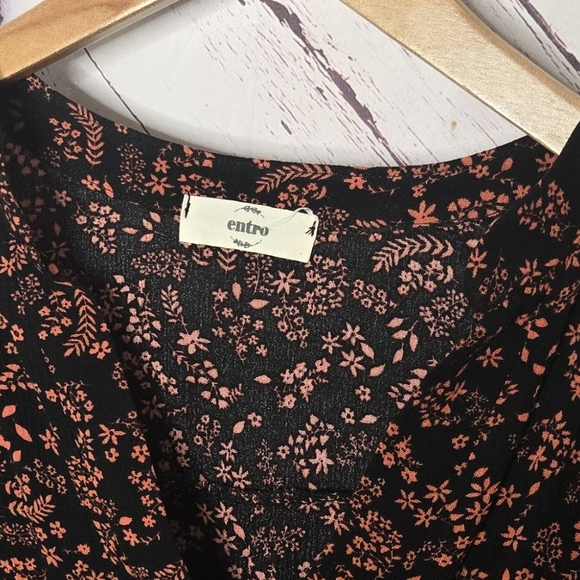 Entro Floral Top - Picture 2 of 5